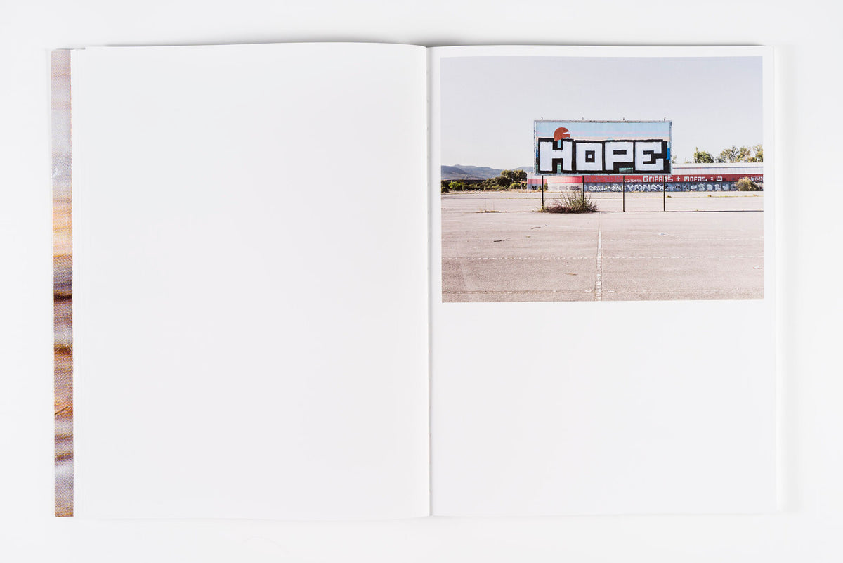 ESPACIO DISPONIBLE — Eduardo Nave — Éditions LOCO / Centro José Guerrero — 2025