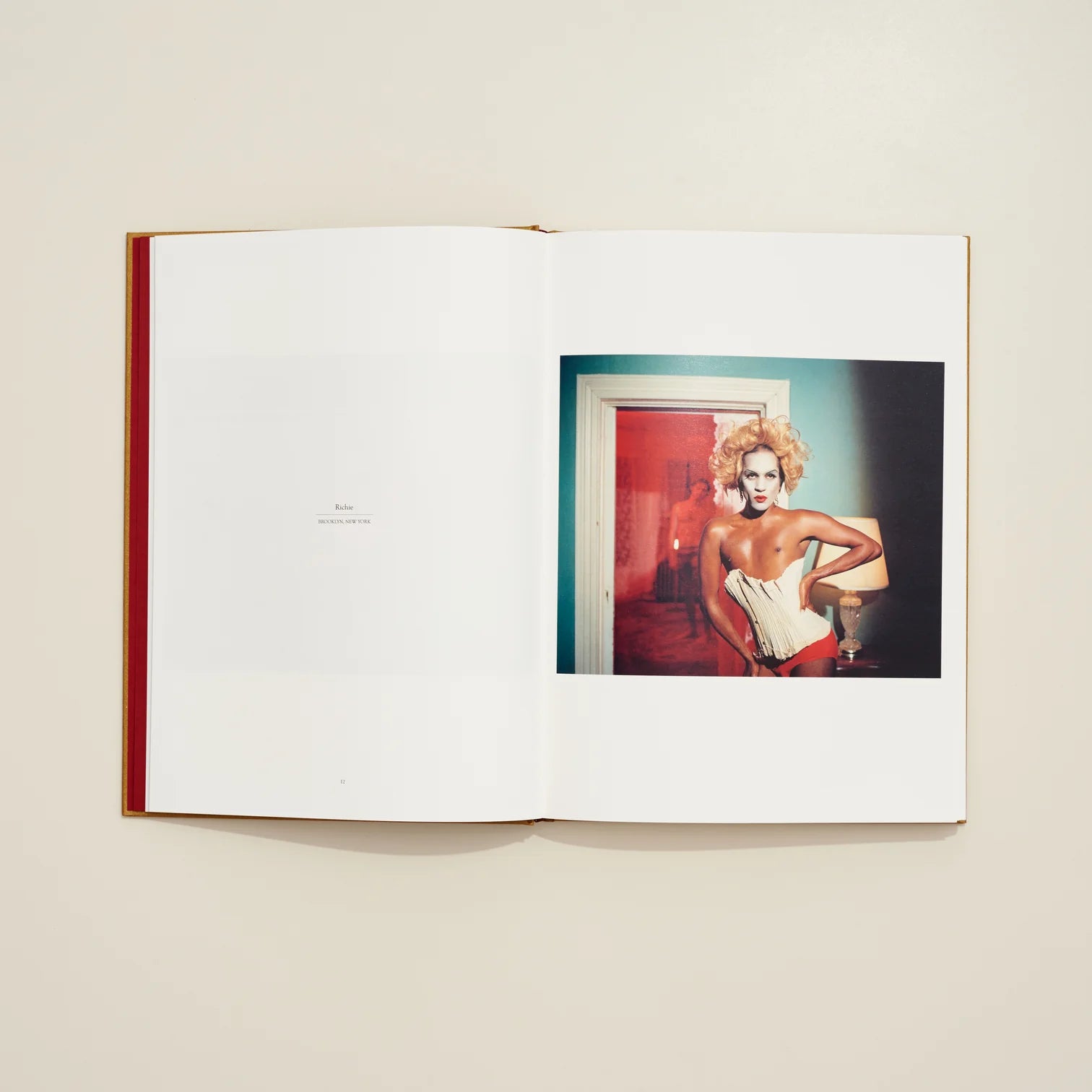 MUJERES — Nadia Lee Cohen