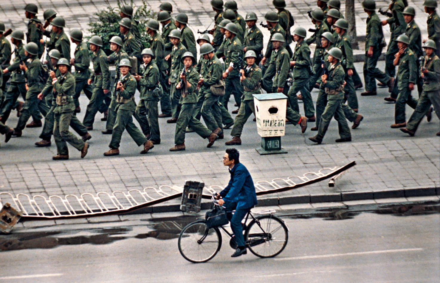 A Life in a Sea of Red — Liu Heung Shing, 2019, Steidl