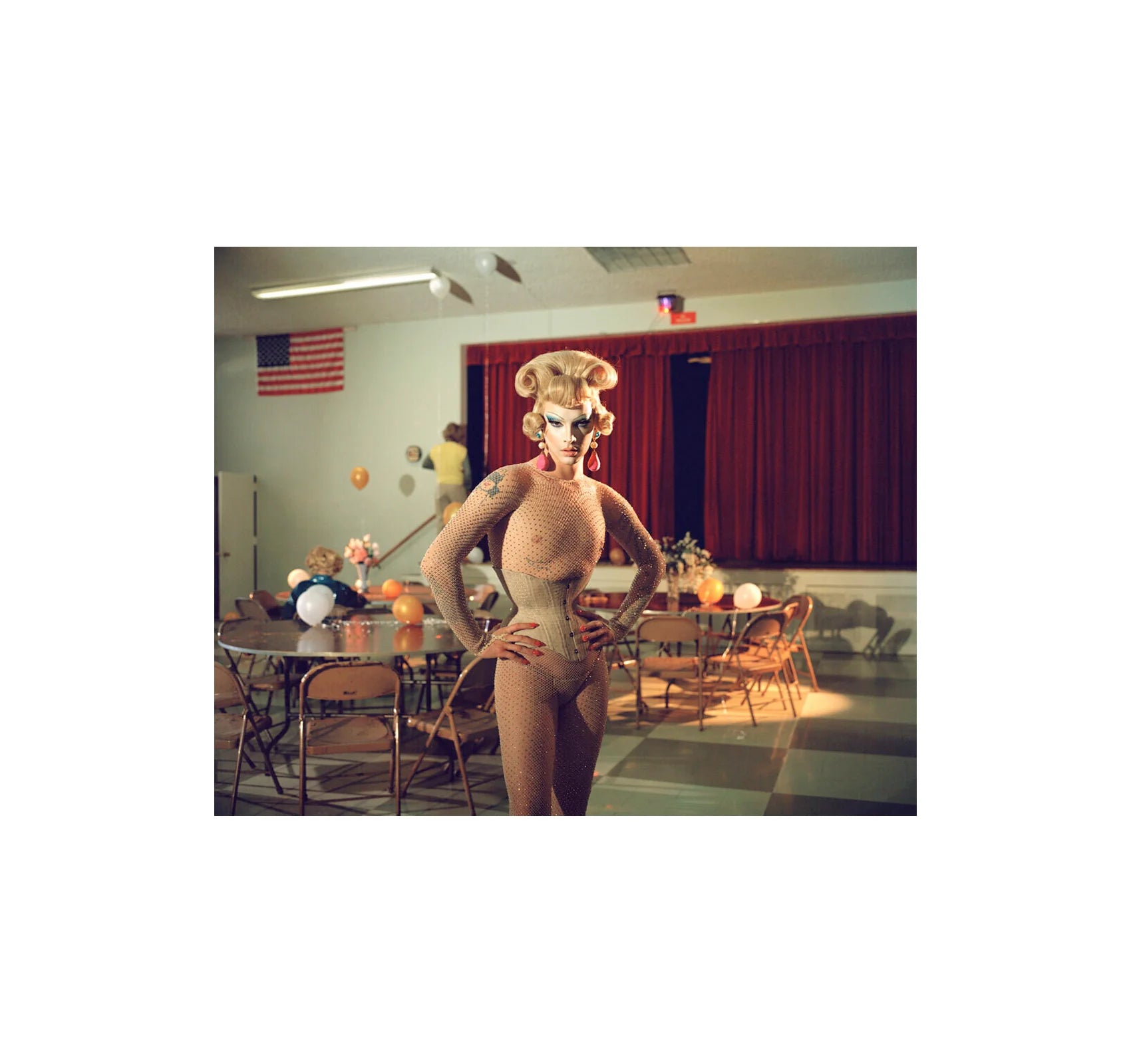 MUJERES — Nadia Lee Cohen