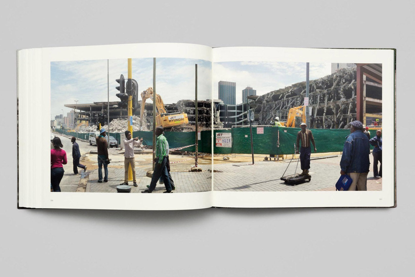 O Futuro Certo — Guy Tillim, Steidl 2015