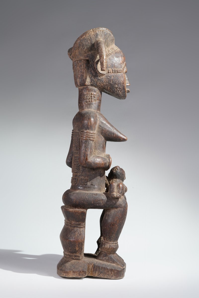 Maternité sous le regard des ancêtres – Baoulé, Côte d'Ivoire