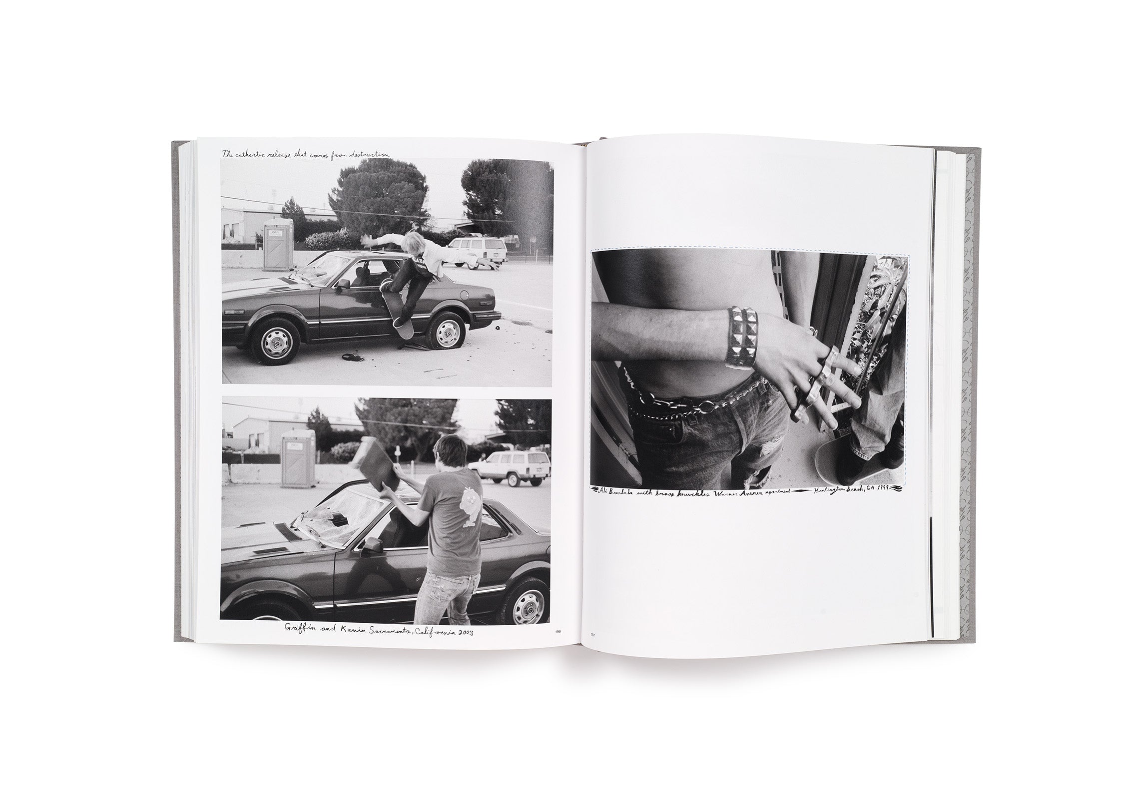 Cables cruzados — Ed Templeton, 2023