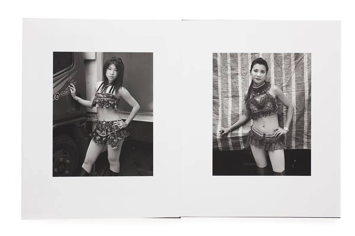 SINGERS & STAGES — Shen Chao-Liang 沈昭良 — signed  2013