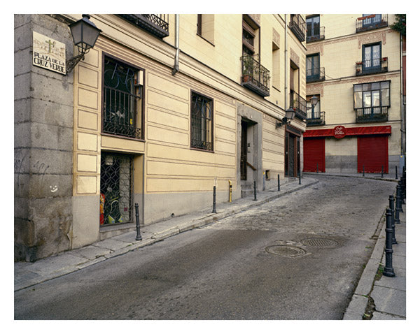A LA HORA, EN EL LUGAR — Eduardo Nave — PHREE — 2013