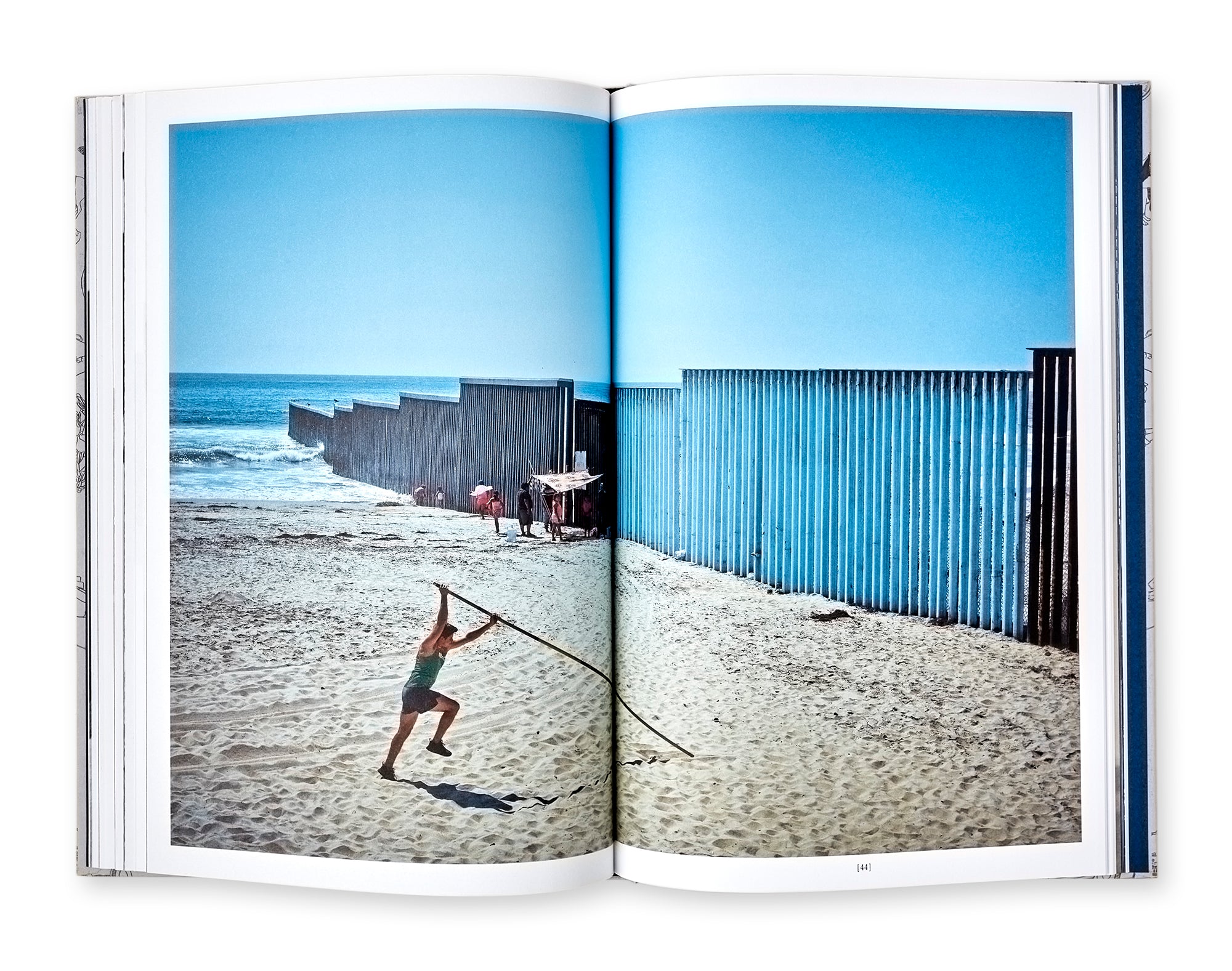 Journey to the Center — Cristina de Middel — Editiones RM — 2024