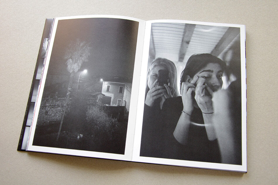 Come Closer — Dinaya Waeyaert, Dienacht edition of 500