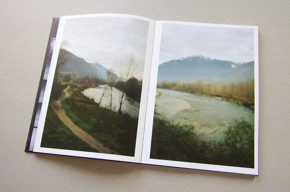 Come Closer — Dinaya Waeyaert, Dienacht edition of 500