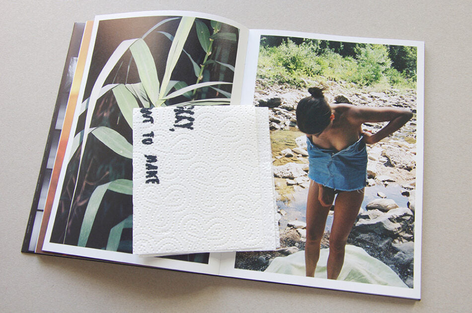 Come Closer — Dinaya Waeyaert, Dienacht edition of 500