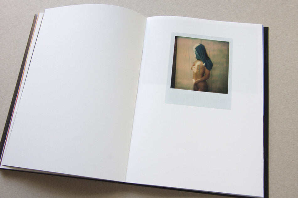 Come Closer — Dinaya Waeyaert, Dienacht edition of 500