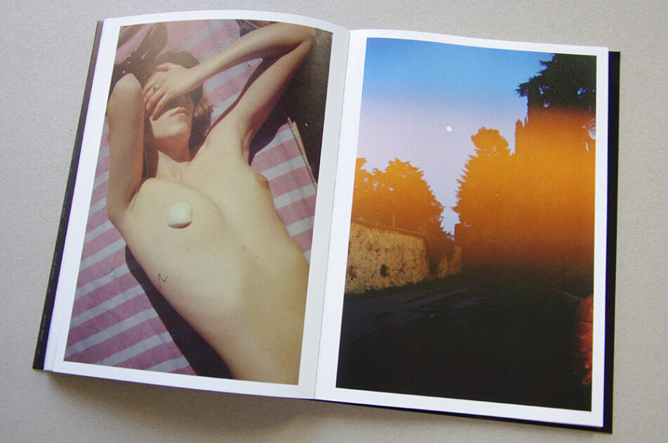 Come Closer — Dinaya Waeyaert, Dienacht edition of 500