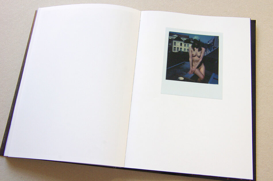 Come Closer — Dinaya Waeyaert, Dienacht edition of 500