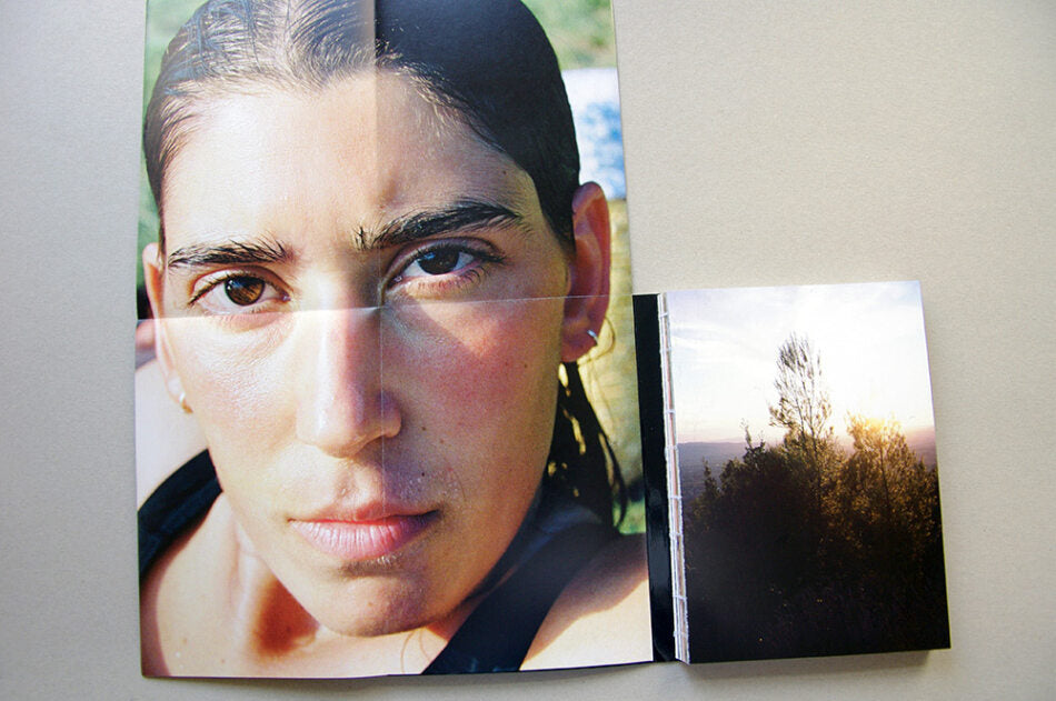 Come Closer — Dinaya Waeyaert, Dienacht edition of 500