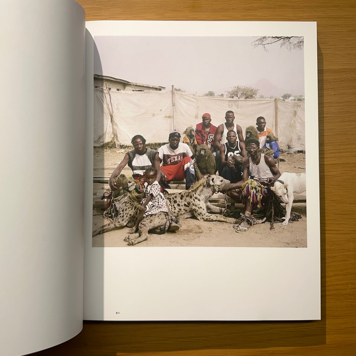 Pieter Hugo: Entre el diablo y el profundo mar azul