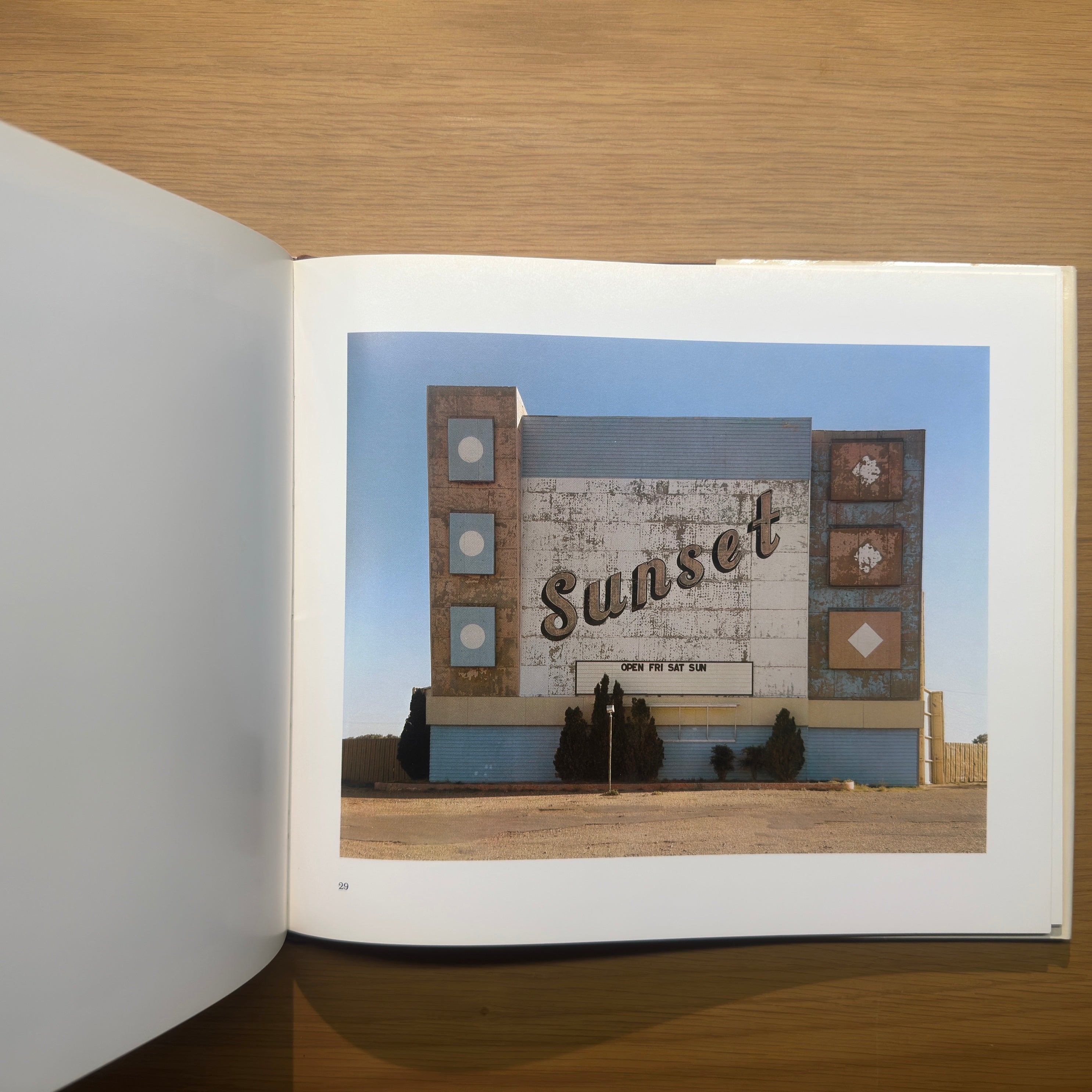 Lieux insolites — Stephen Shore, 1982, première édition avec jaquette