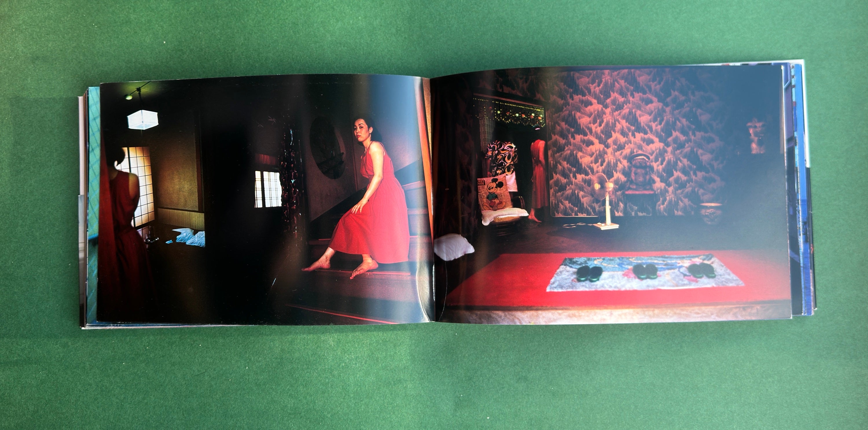 原色の街 (Calles de colores primarios) - Nobuyoshi Araki