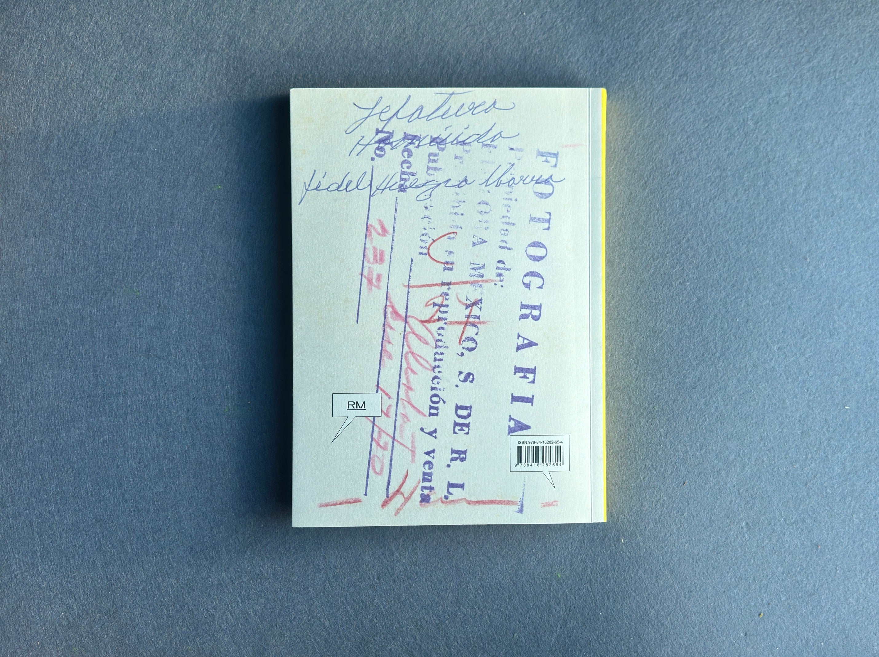 CUCURRUCUCÚ — Cristina de Middel, Editorial RM, 2016