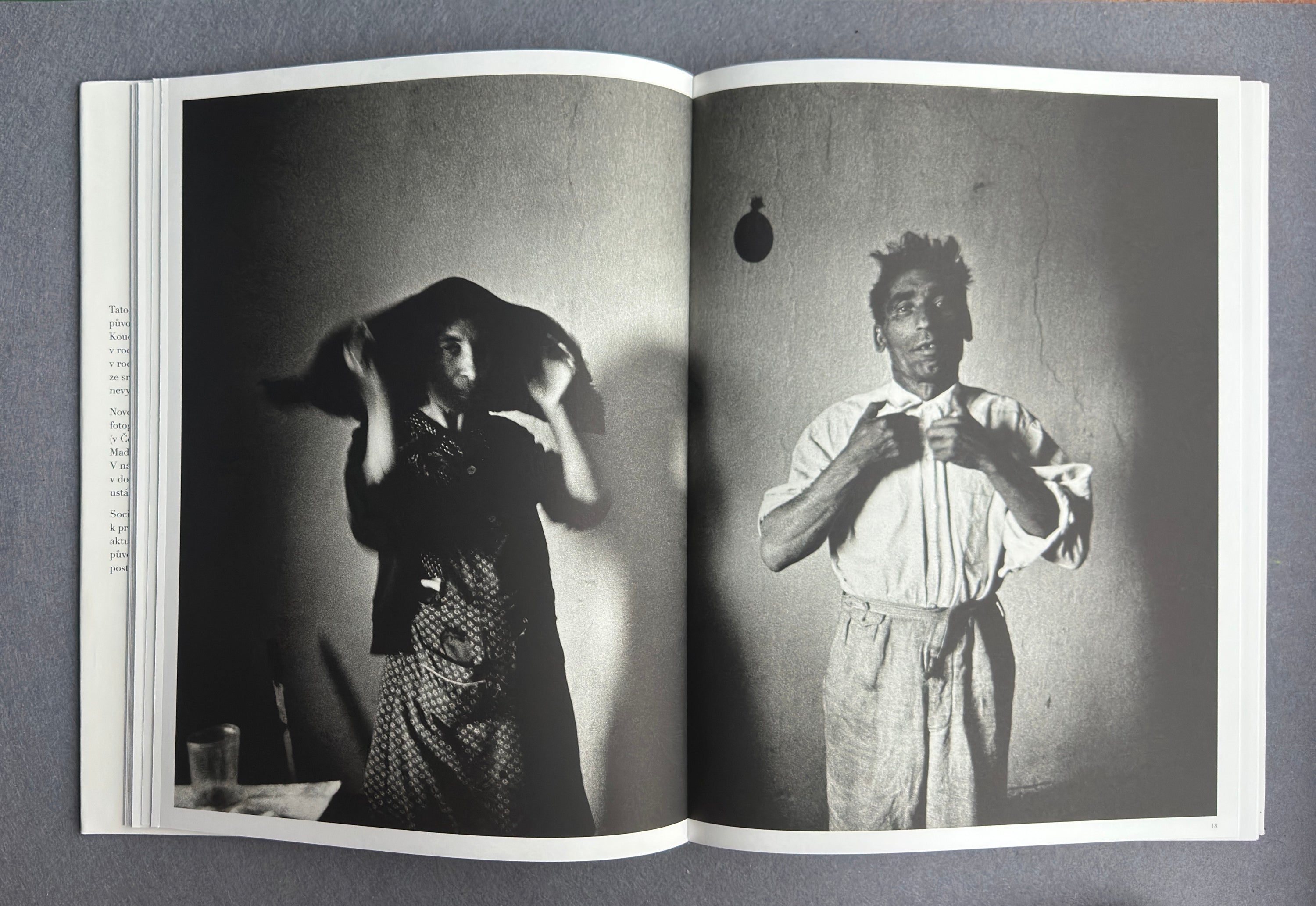 Cikáni — Josef Koudelka, Torst, 2011 (Primera edición checa)