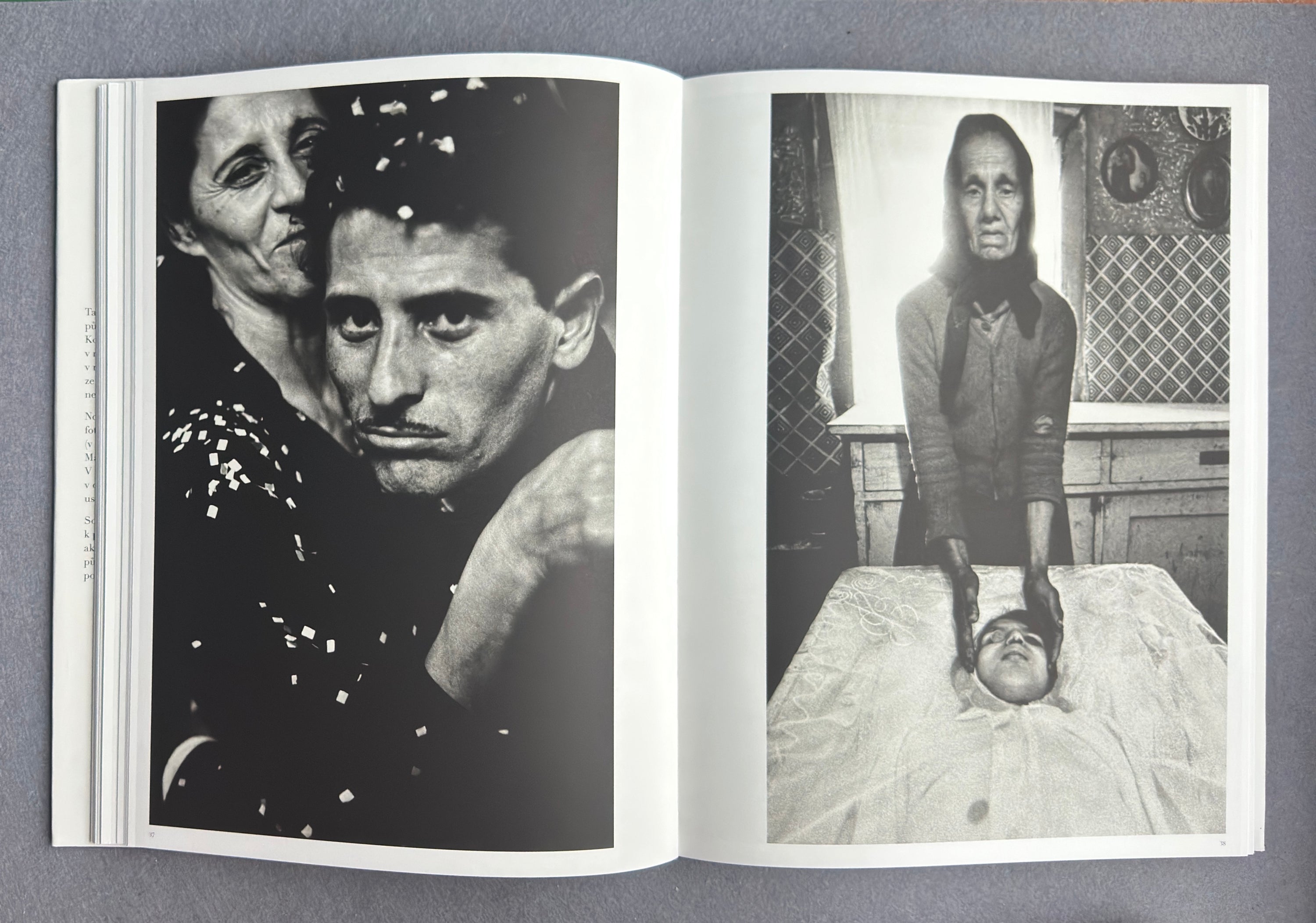 Cikáni — Josef Koudelka, Torst, 2011 (Primera edición checa)
