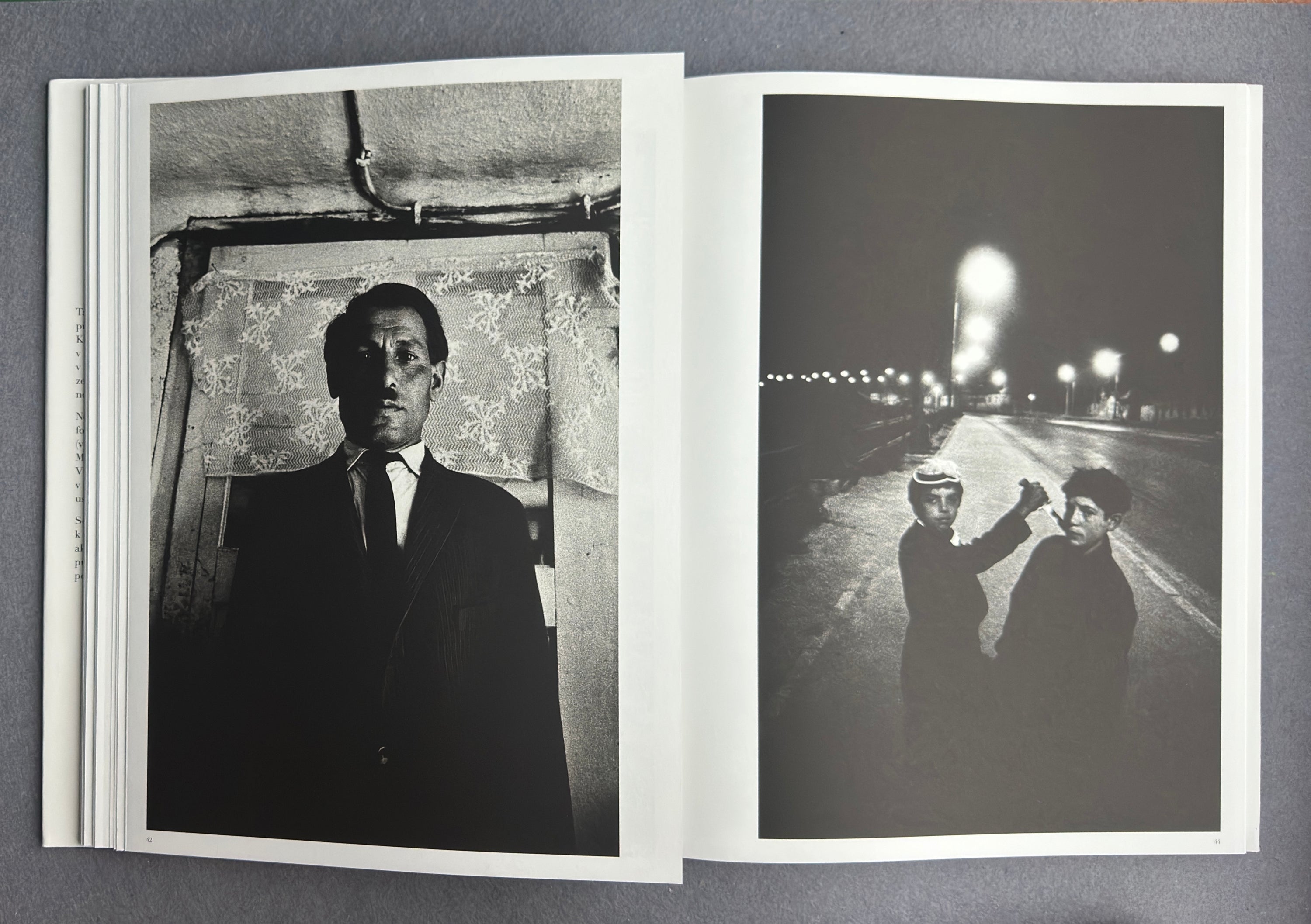 Cikáni — Josef Koudelka, Torst, 2011 (Primera edición checa)