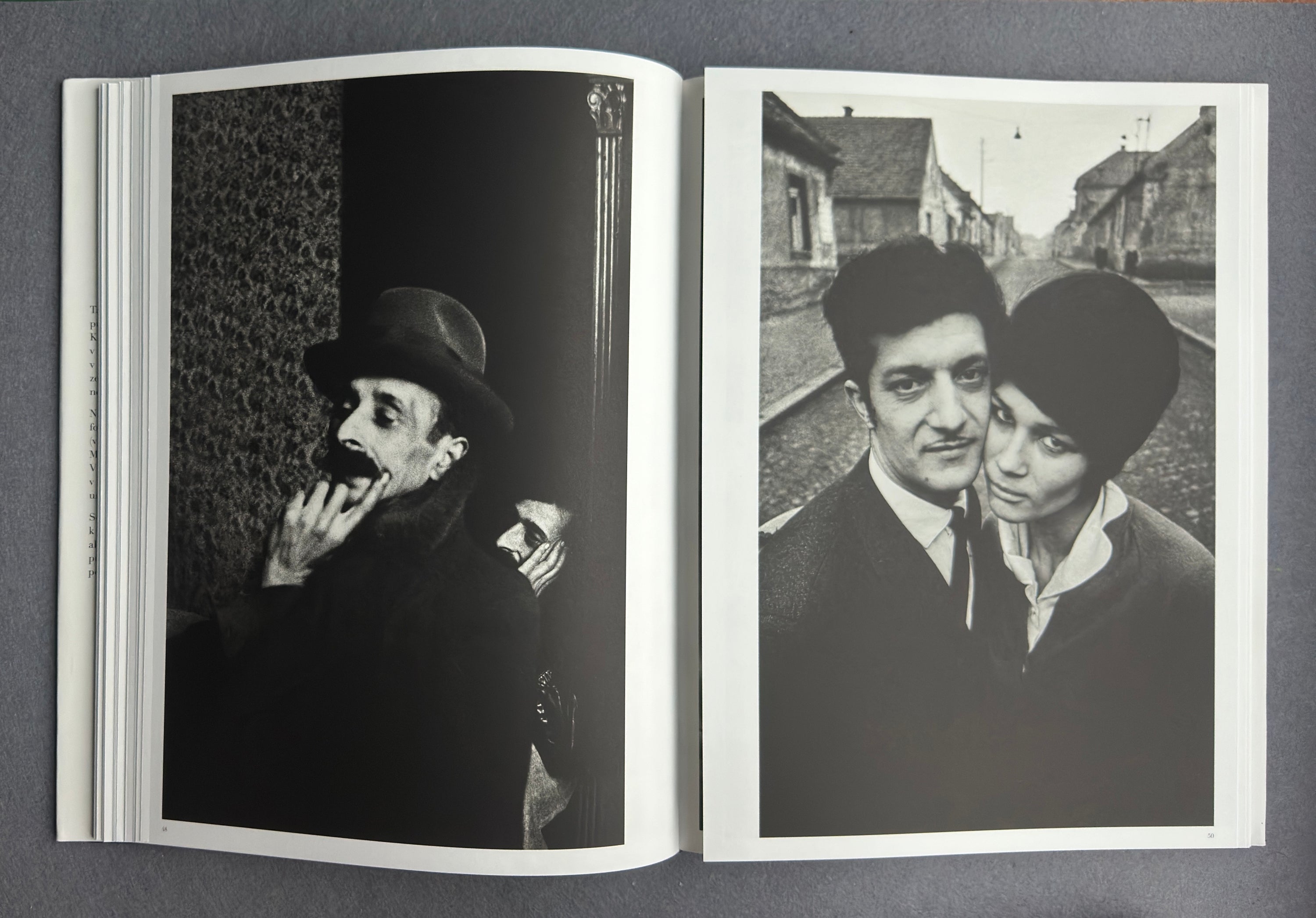 Cikáni — Josef Koudelka, Torst, 2011 (Primera edición checa)