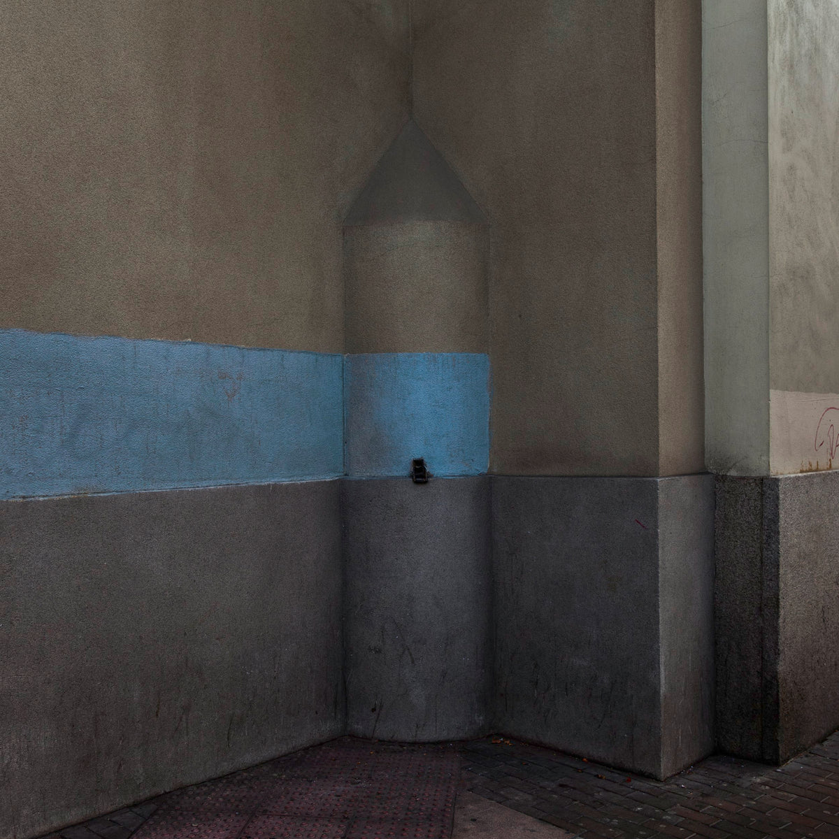 Conversaciones en silencio / Silent Conversations — Julio López Saguar — 2025