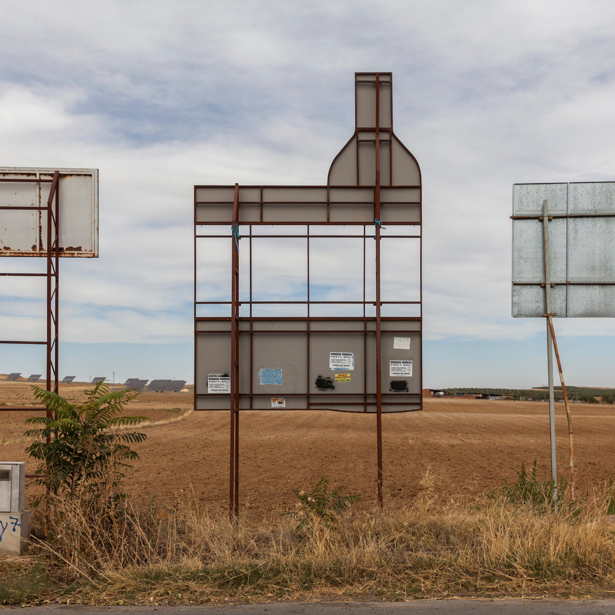 Conversaciones en silencio / Silent Conversations — Julio López Saguar — 2025