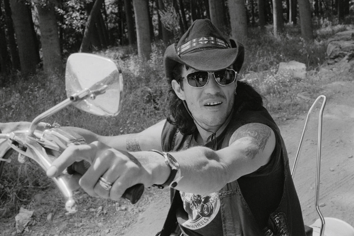 Alberto García‑Alix — Moteros