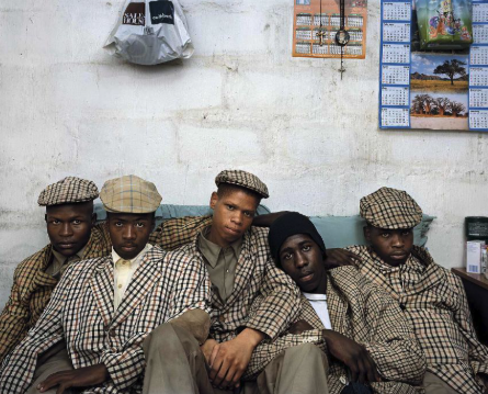 Pieter Hugo: Entre el diablo y el profundo mar azul