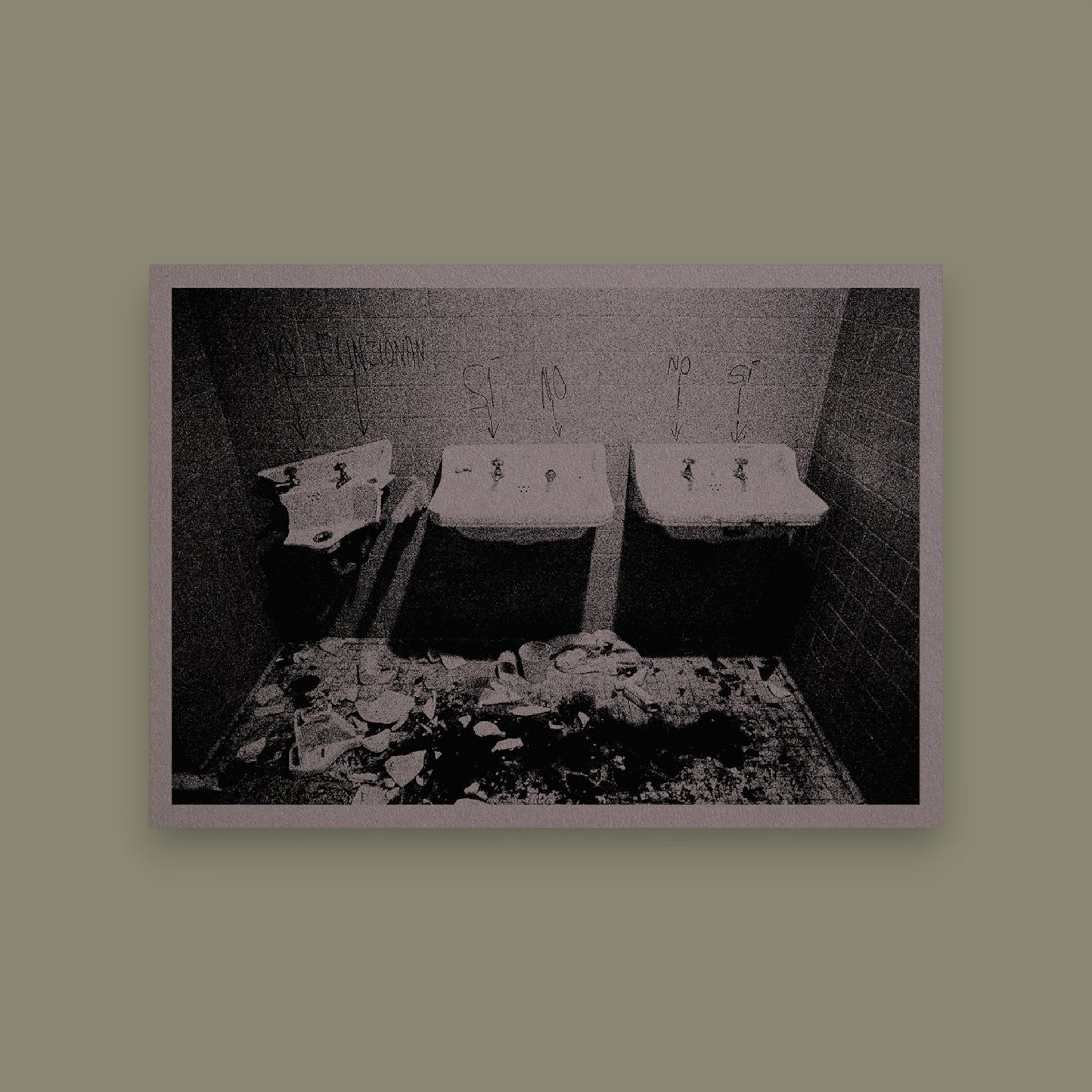 17 Fotografías 1981–1987 — Miguel Trillo, Editorial Ojos de Buey, 2022, First Edition