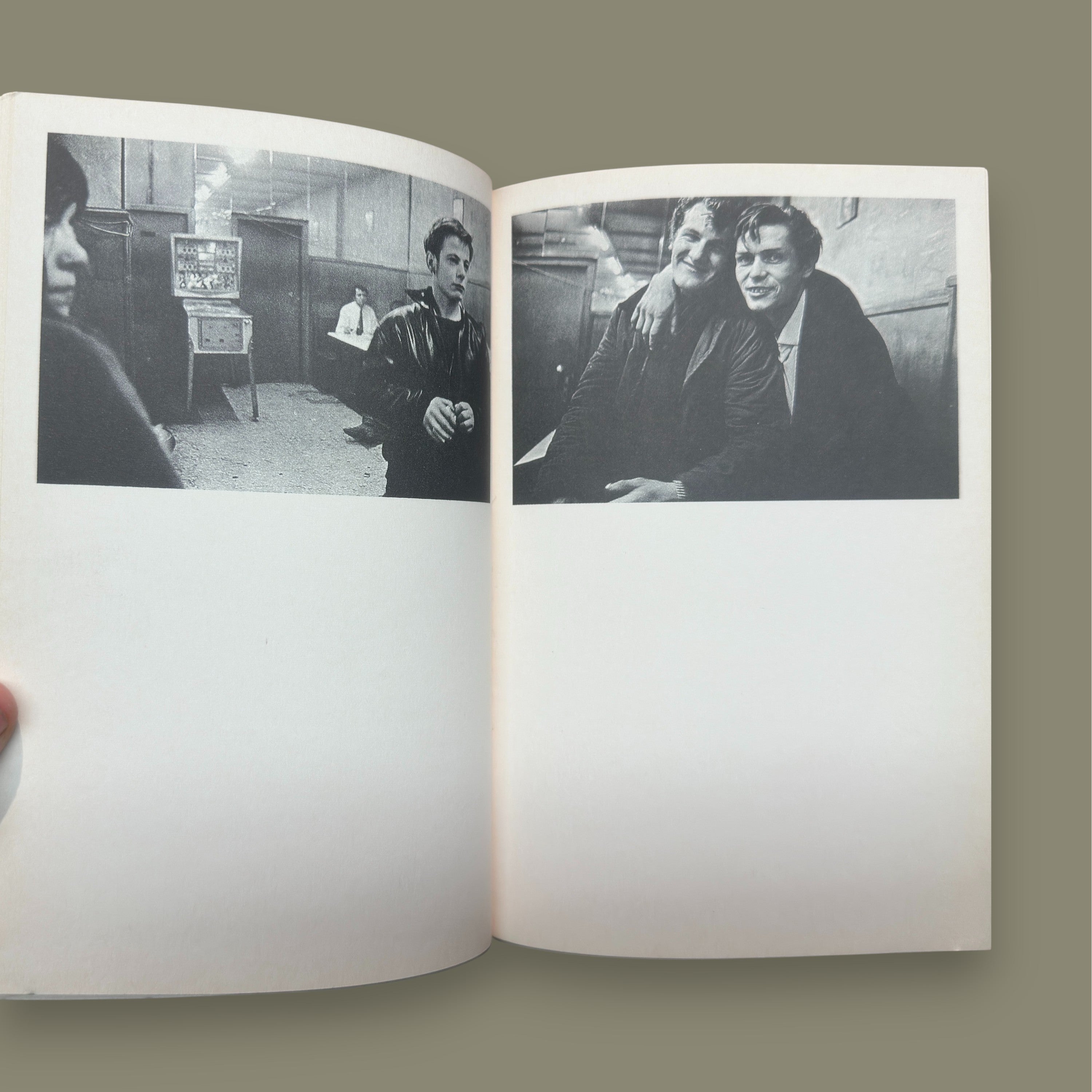 Café Lehmitz (Edición de bolsillo firmada) — Anders Petersen, 1985