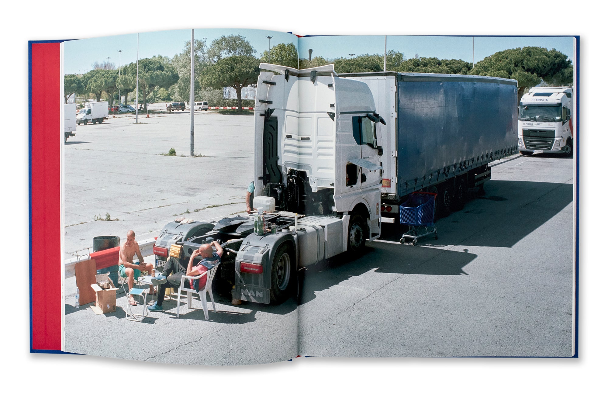 Sunday Morning — Txema Salvans — Editorial RM — 2025