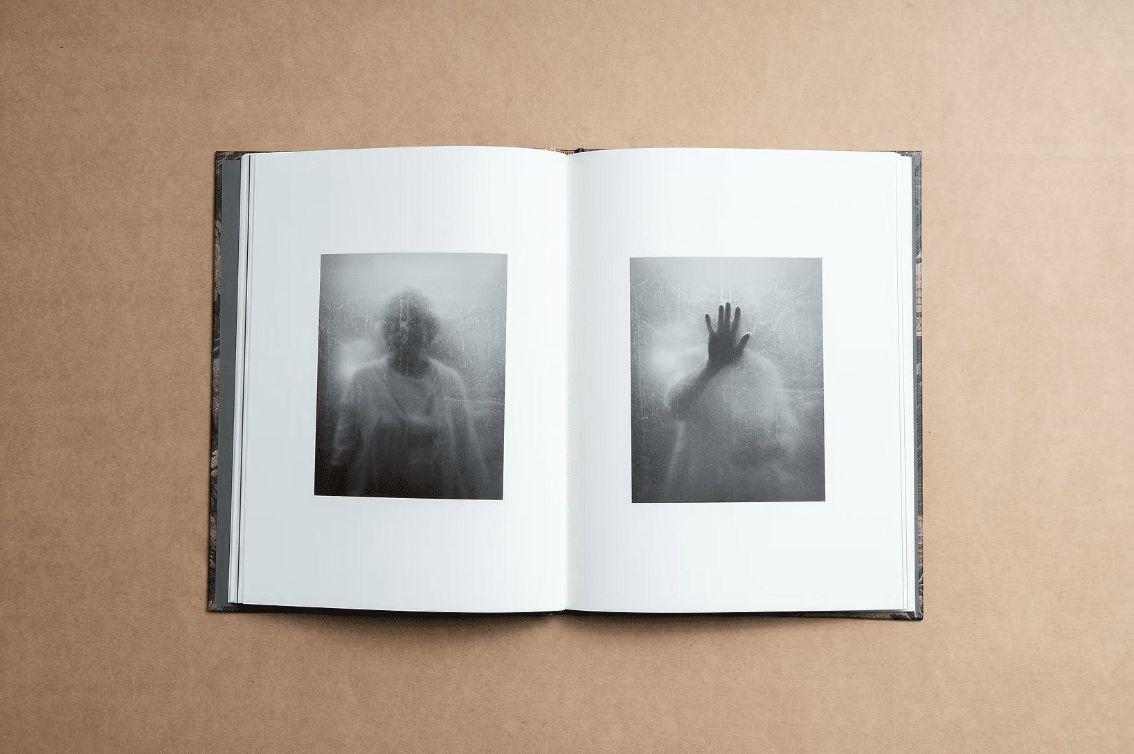 A Través del Umbral — Salva Borrego, first edition, Ediciones posibles, 2025
