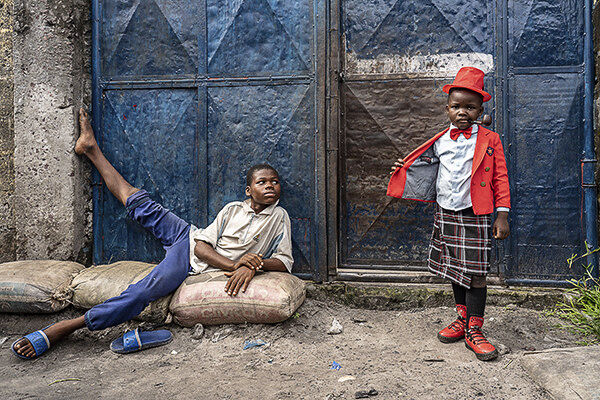 Sapeurs — Damas y caballeros del Congo