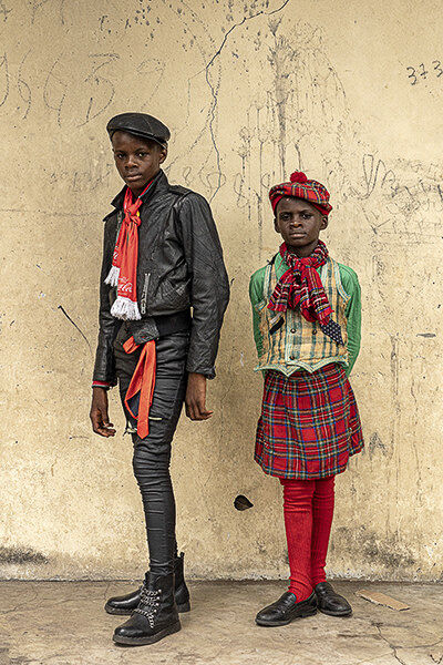 Sapeurs — Damas y caballeros del Congo