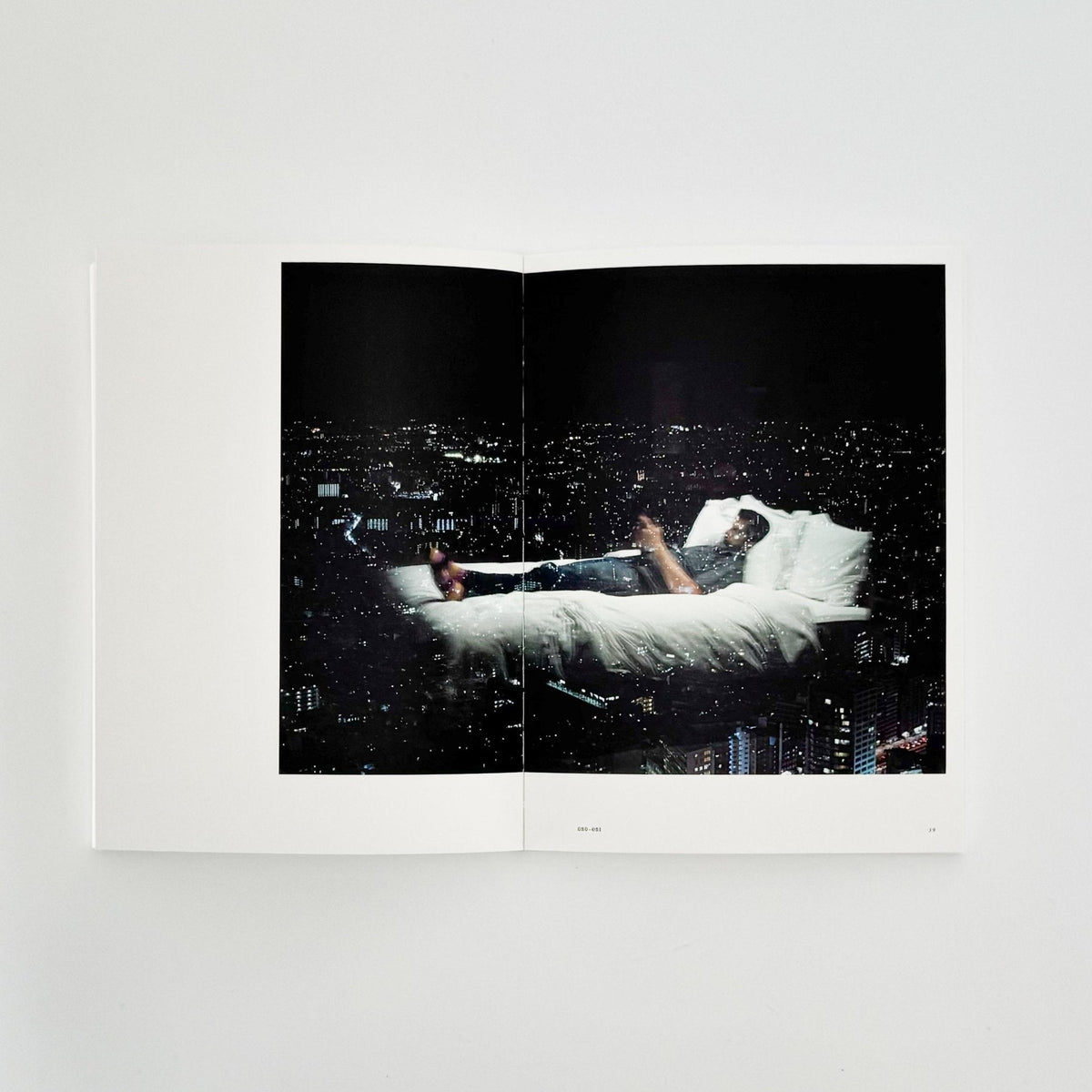 部屋についての部屋 / A Room of Rooms — Alec Soth — Tokyo Photographic Art Museum — 2024 — Cover D