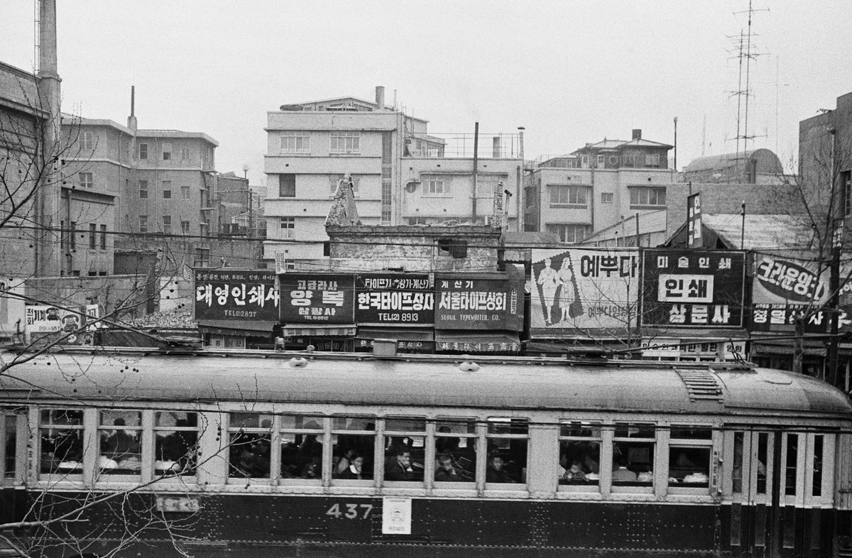 Seoul, Modern Times — Han Youngsoo — Hansgraphic — 2014