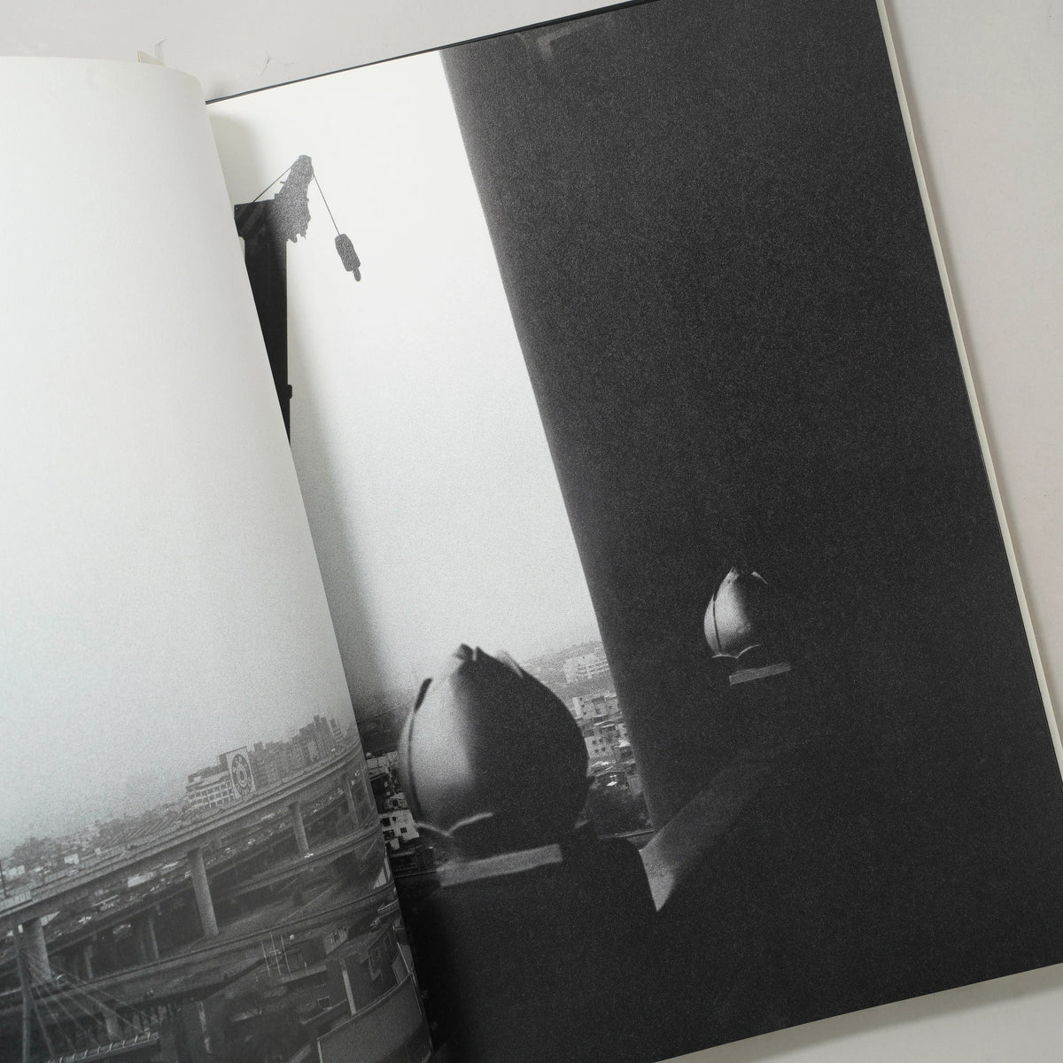 台北 — Taipei — Nobuyoshi Araki — Korinsha Press — 1998