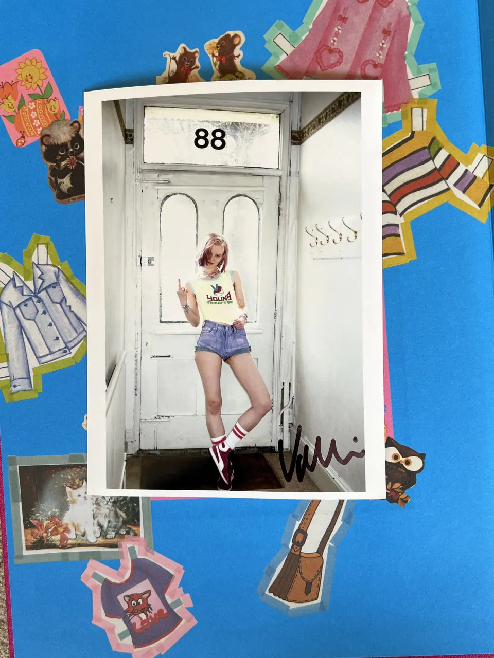 Dye Your Hair With Kool-Aid — Valerie Phillips, 2022, Editions Bessard